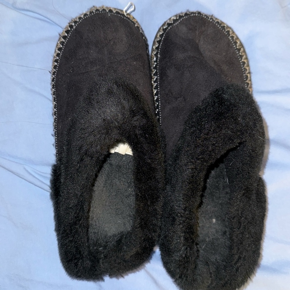Fix Fur size 9.5-10 black slippers